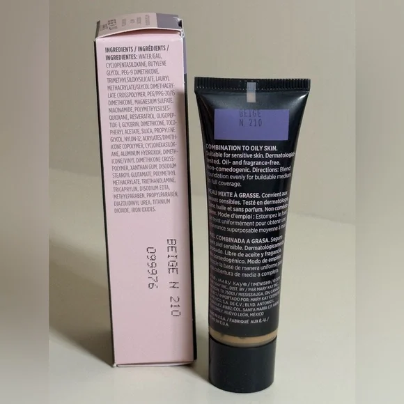 Mary Kay TimeWise Matte 3D Foundation - Beige N 210
099976 - Picture 2 of 3